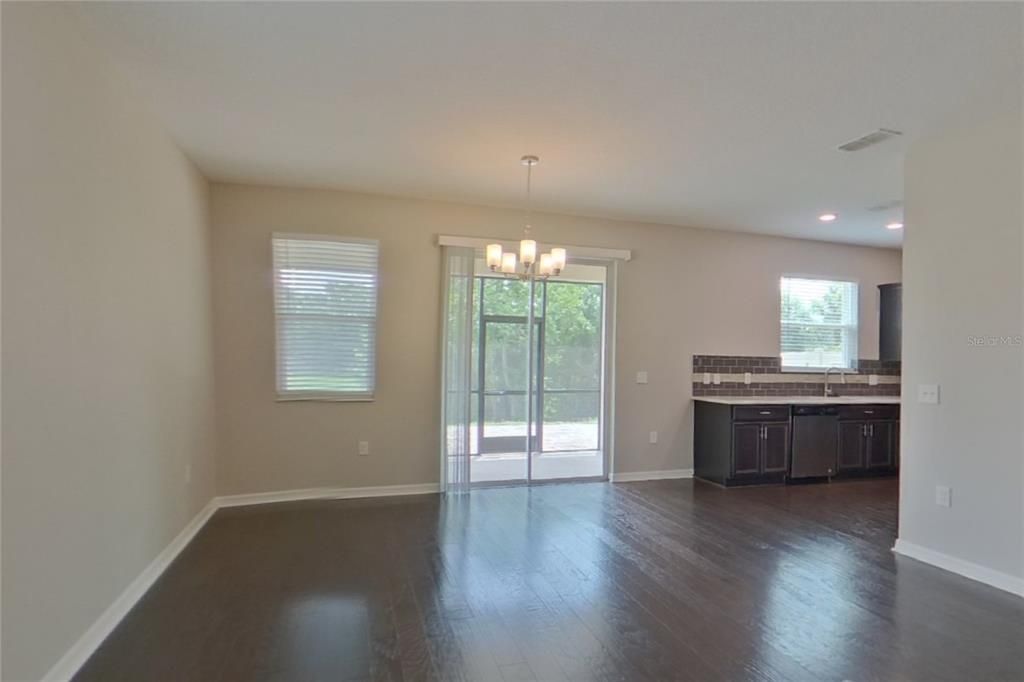 For Rent: $2,399 (4 beds, 3 baths, 1846 Square Feet)