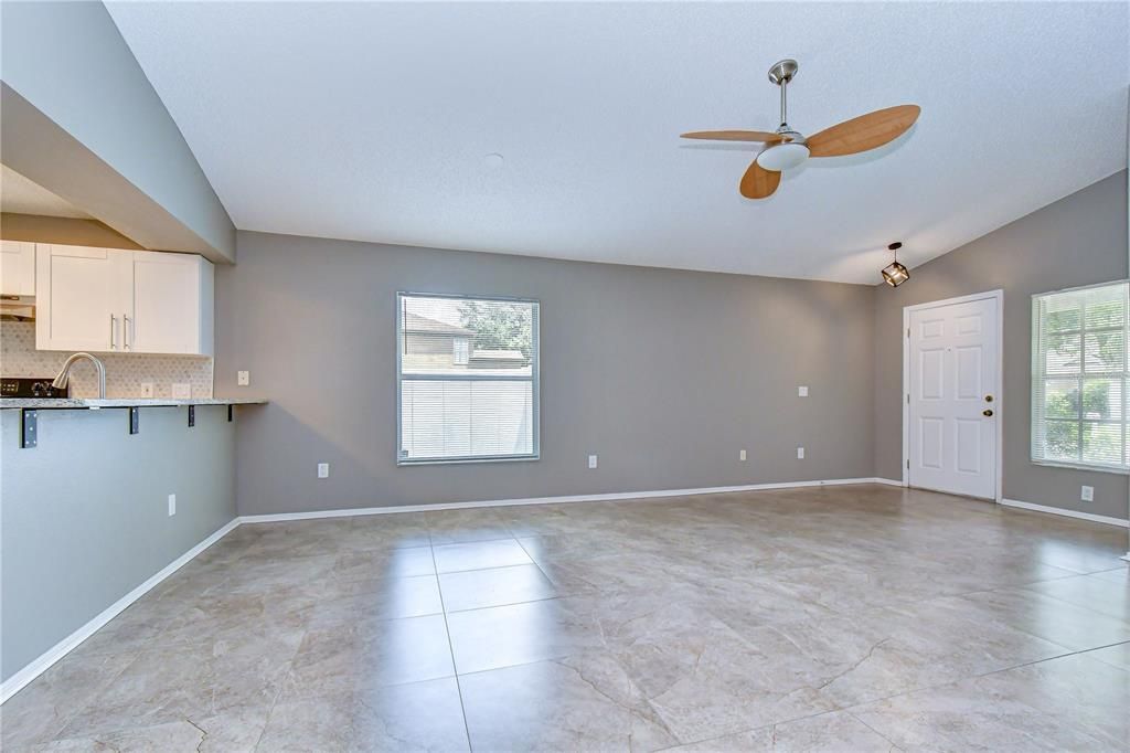 For Sale: $325,000 (3 beds, 2 baths, 1340 Square Feet)