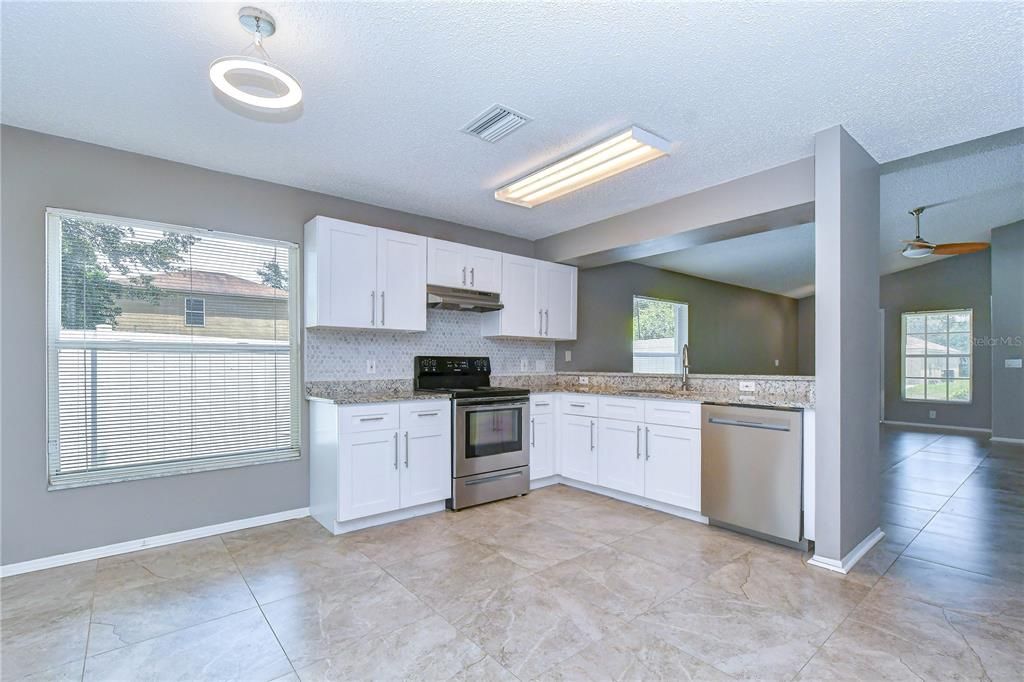 For Sale: $325,000 (3 beds, 2 baths, 1340 Square Feet)