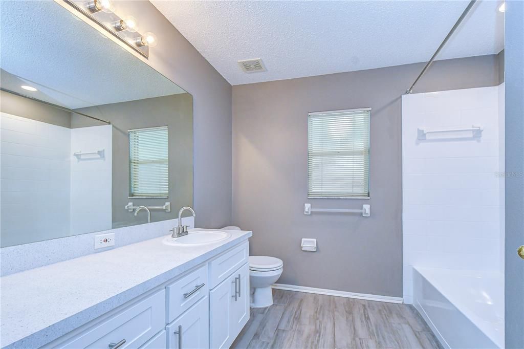 For Sale: $325,000 (3 beds, 2 baths, 1340 Square Feet)
