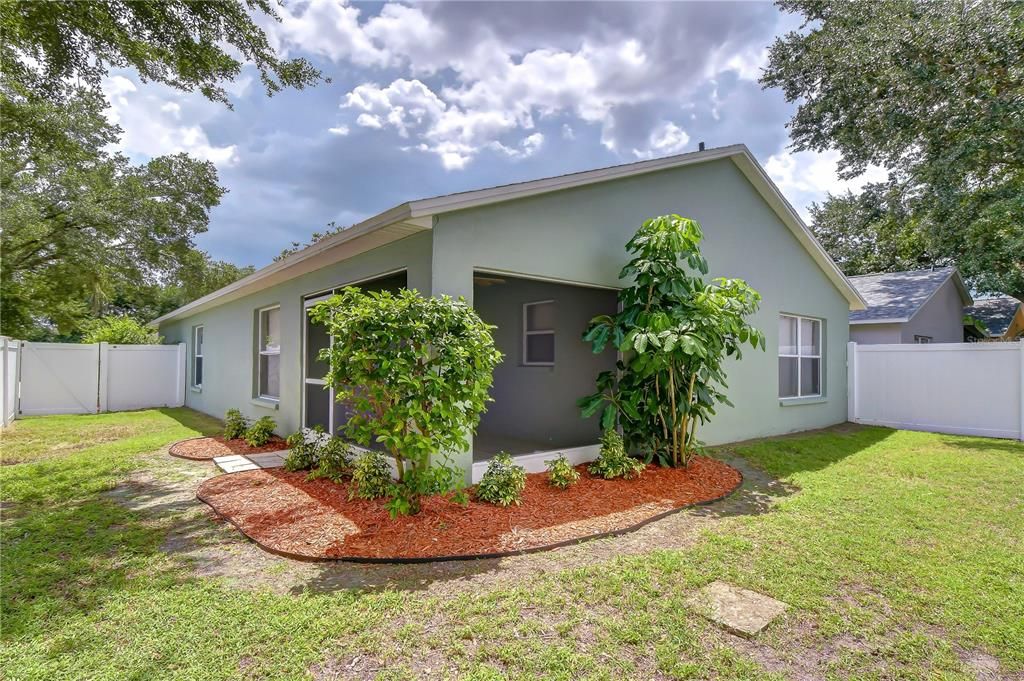 For Sale: $325,000 (3 beds, 2 baths, 1340 Square Feet)