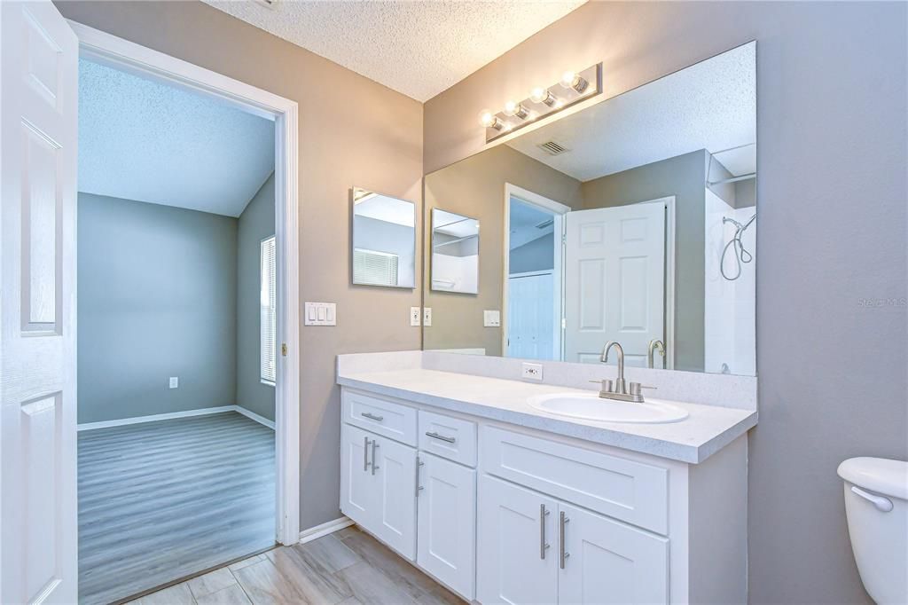 For Sale: $325,000 (3 beds, 2 baths, 1340 Square Feet)
