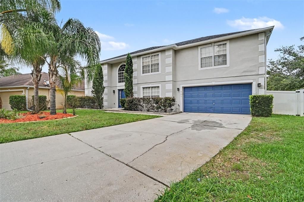 For Sale: $650,000 (5 beds, 2 baths, 3800 Square Feet)