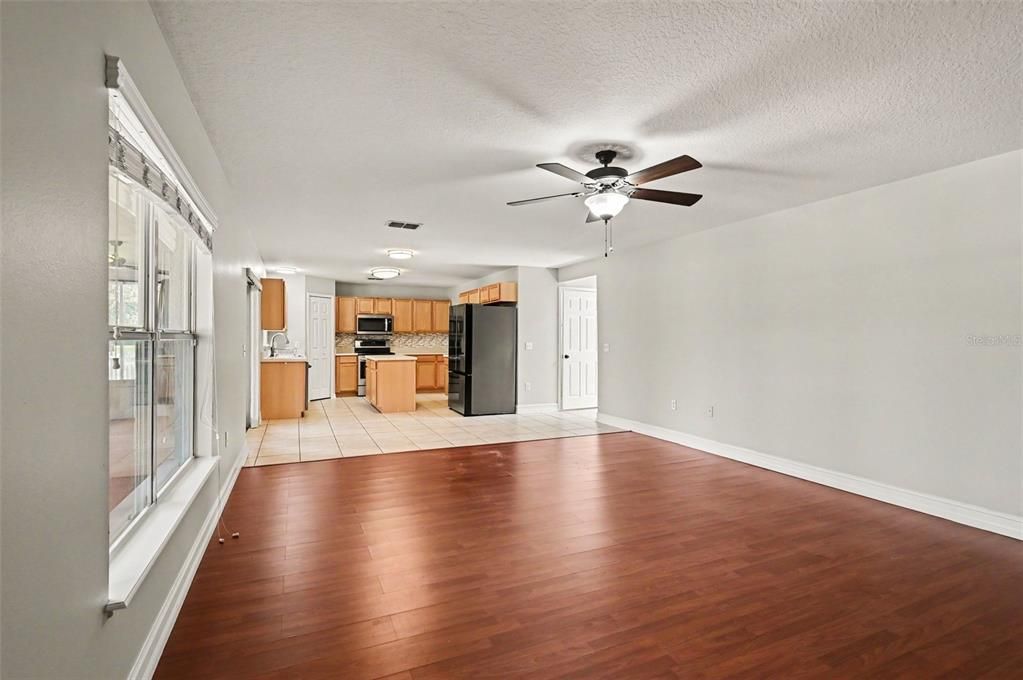 For Sale: $650,000 (5 beds, 2 baths, 3800 Square Feet)