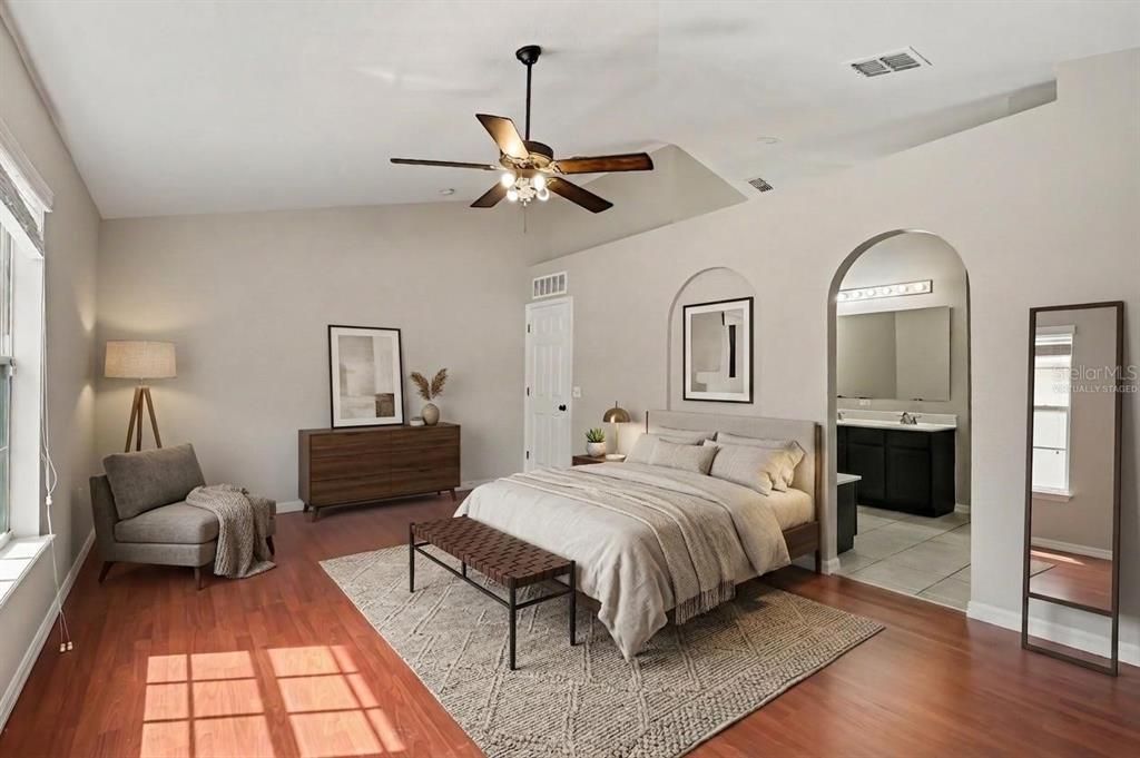 For Sale: $650,000 (5 beds, 2 baths, 3800 Square Feet)