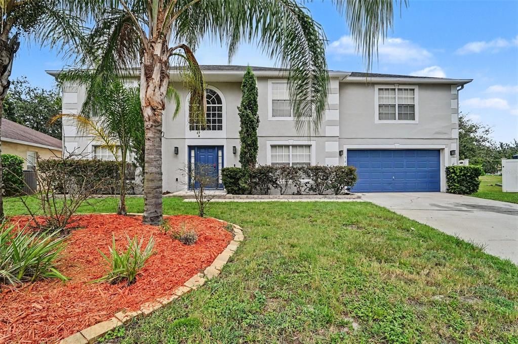 For Sale: $650,000 (5 beds, 2 baths, 3800 Square Feet)