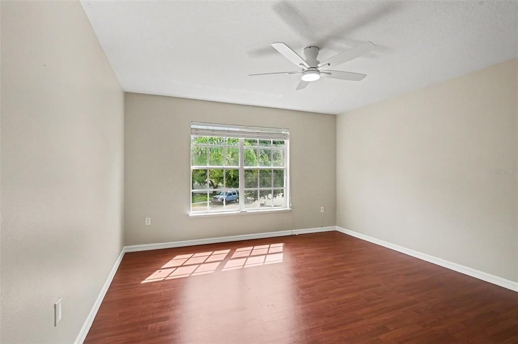 For Sale: $650,000 (5 beds, 2 baths, 3800 Square Feet)