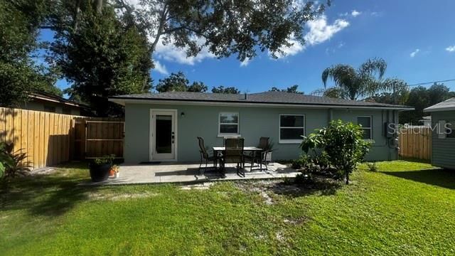 For Rent: $2,750 (3 beds, 1 baths, 1104 Square Feet)