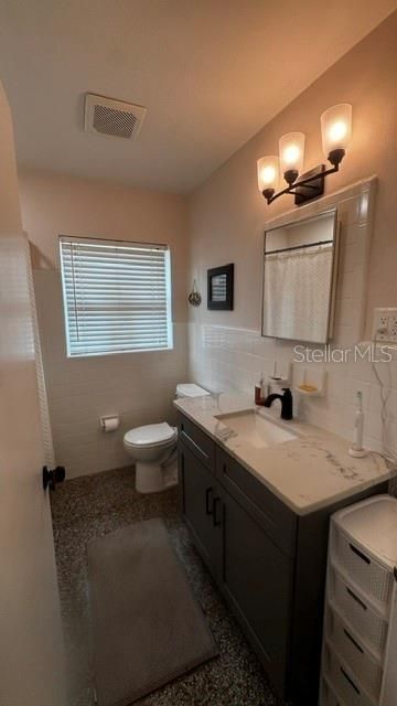 For Rent: $2,750 (3 beds, 1 baths, 1104 Square Feet)
