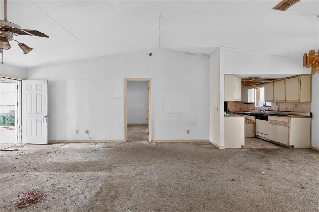 На продажу: $149,000 (3 спален, 2 ванн, 1230 Квадратных фут)