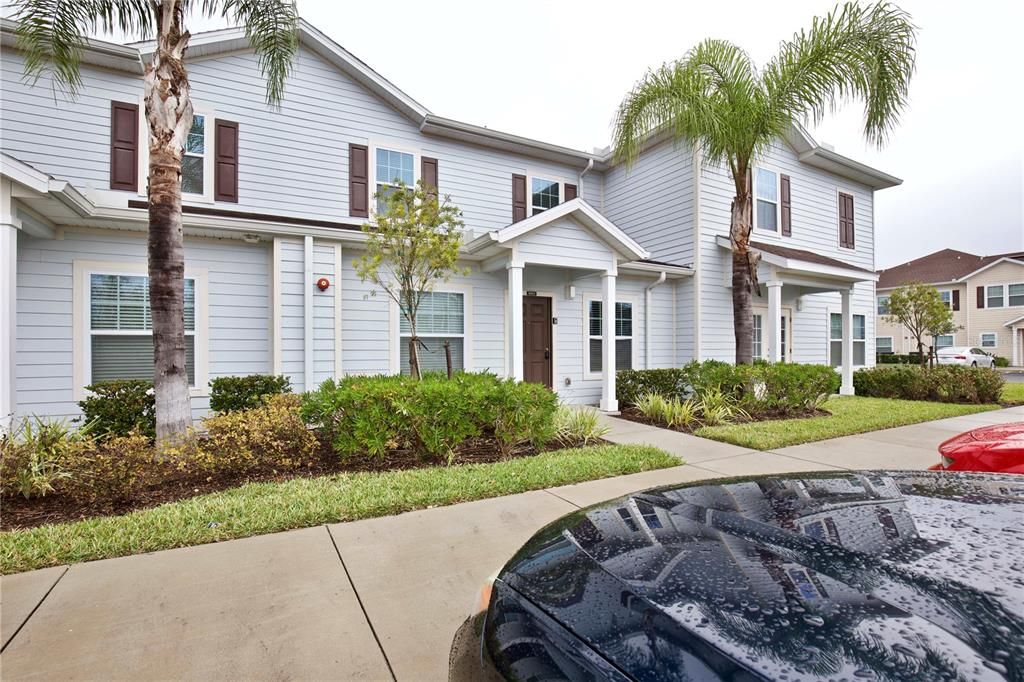 For Sale: $275,000 (3 beds, 2 baths, 1300 Square Feet)