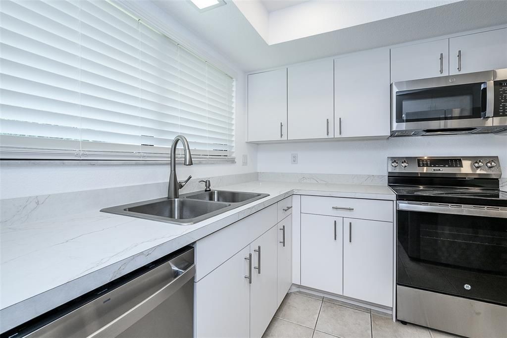 For Rent: $1,595 (2 beds, 2 baths, 1058 Square Feet)