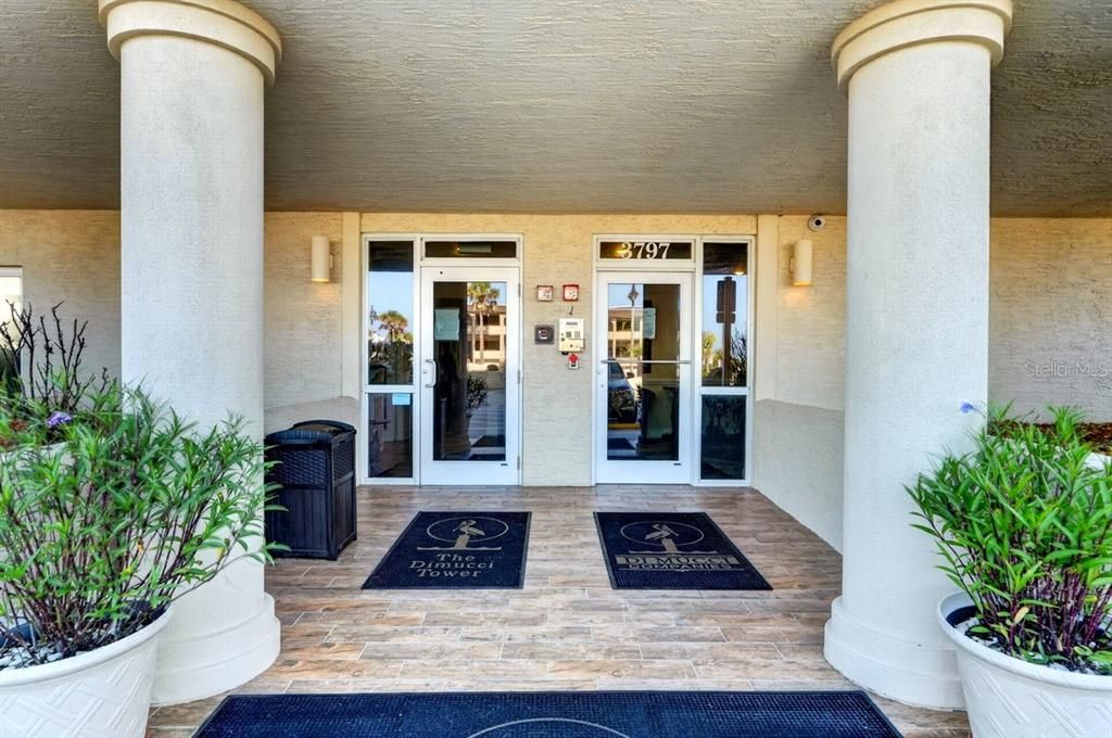 En Venta: $874,900 (3 camas, 2 baños, 2062 Pies cuadrados)