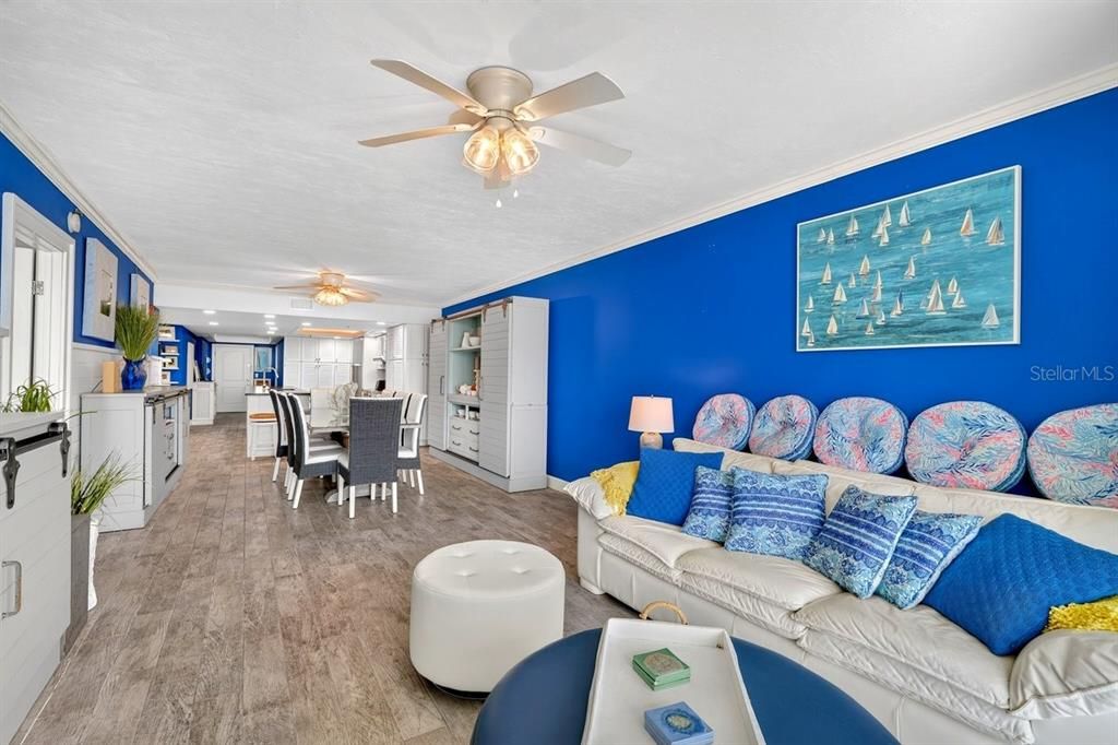 En Venta: $874,900 (3 camas, 2 baños, 2062 Pies cuadrados)