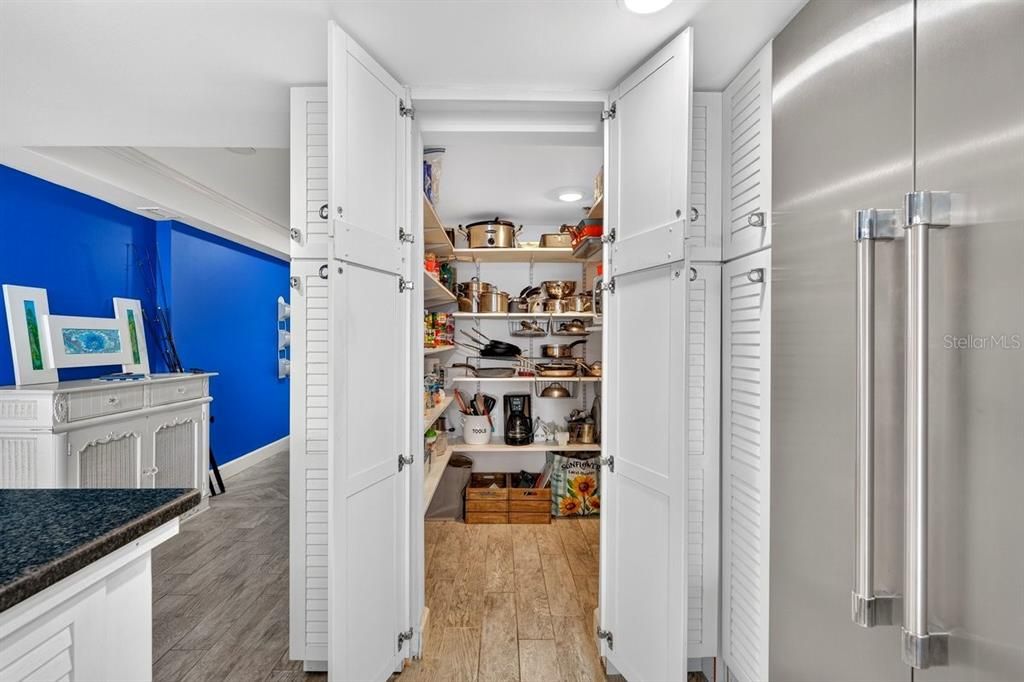 En Venta: $874,900 (3 camas, 2 baños, 2062 Pies cuadrados)