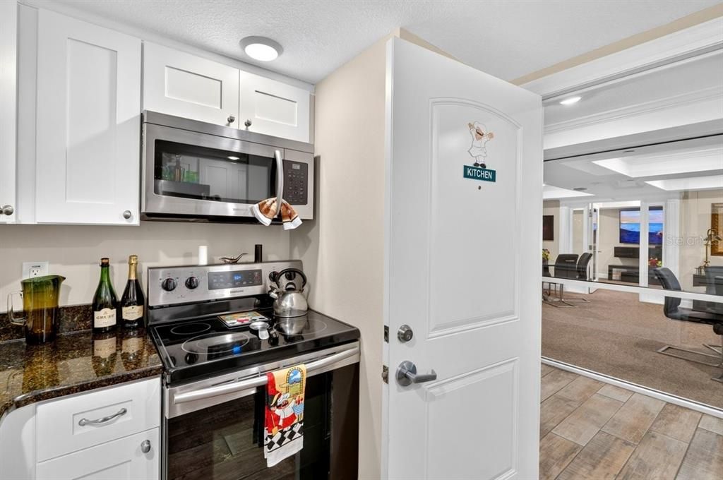 En Venta: $874,900 (3 camas, 2 baños, 2062 Pies cuadrados)