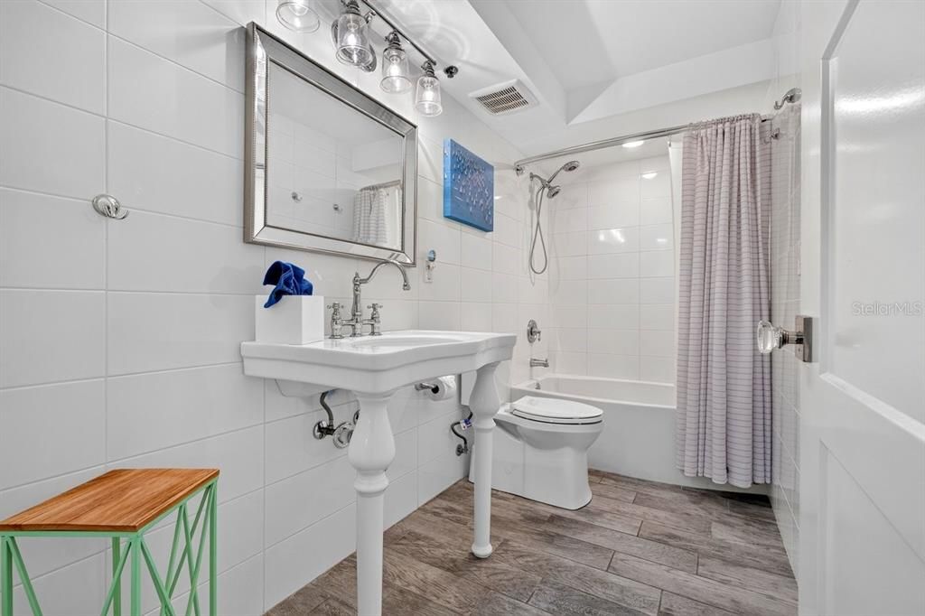 En Venta: $874,900 (3 camas, 2 baños, 2062 Pies cuadrados)