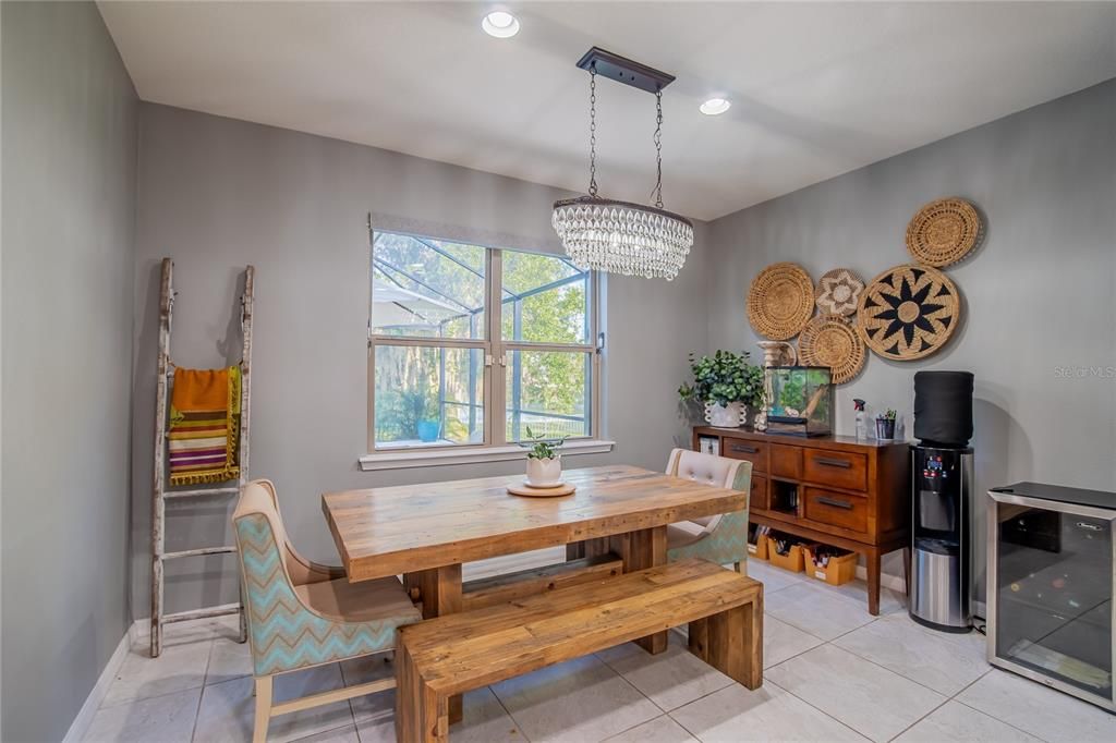 En Venta: $570,000 (4 camas, 2 baños, 2443 Pies cuadrados)