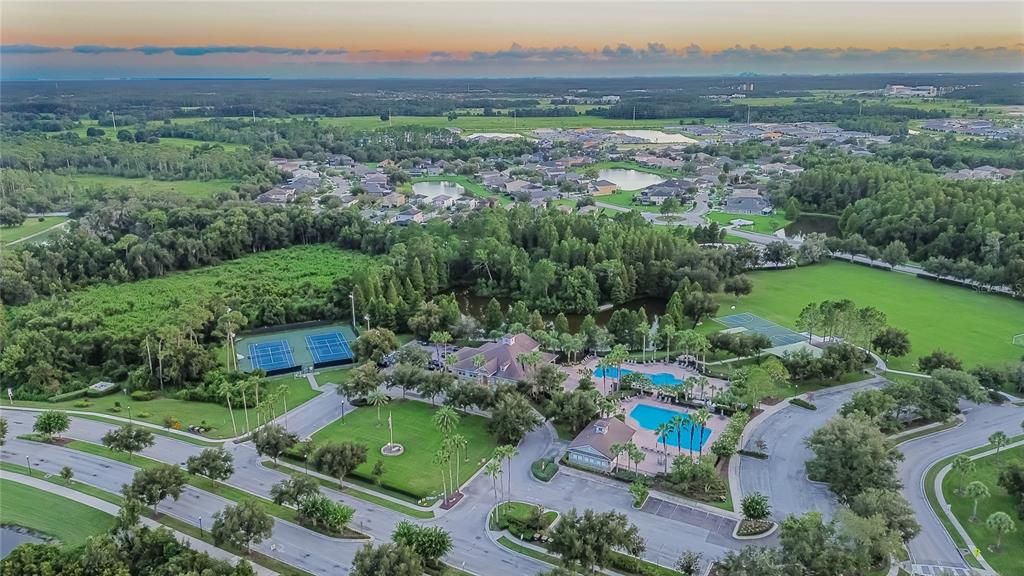 En Venta: $570,000 (4 camas, 2 baños, 2443 Pies cuadrados)