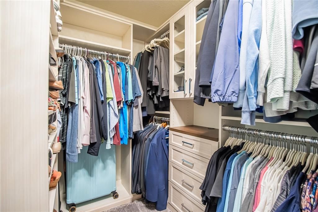 En Venta: $570,000 (4 camas, 2 baños, 2443 Pies cuadrados)