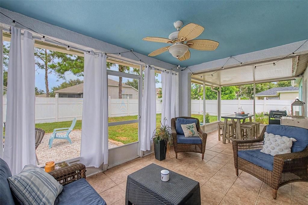 En Venta: $399,000 (4 camas, 2 baños, 1936 Pies cuadrados)
