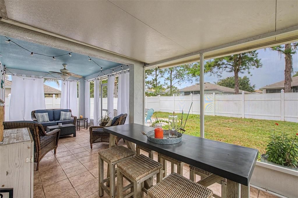 En Venta: $399,000 (4 camas, 2 baños, 1936 Pies cuadrados)