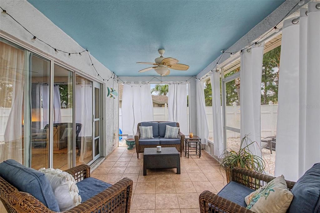 En Venta: $399,000 (4 camas, 2 baños, 1936 Pies cuadrados)