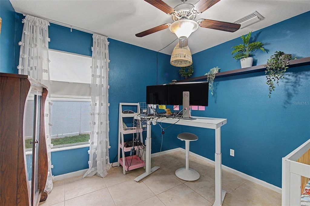 En Venta: $399,000 (4 camas, 2 baños, 1936 Pies cuadrados)
