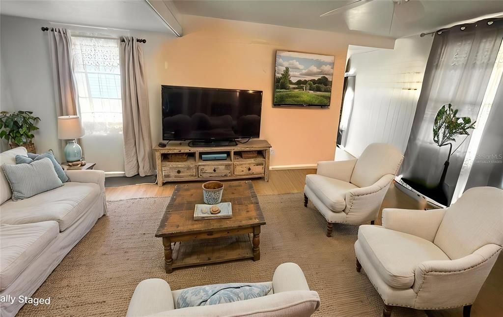 En Venta: $84,500 (2 camas, 2 baños, 936 Pies cuadrados)