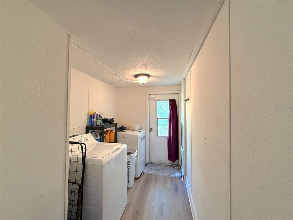 For Sale: $165,000 (3 beds, 2 baths, 1728 Square Feet)