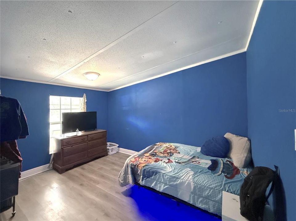 For Sale: $165,000 (3 beds, 2 baths, 1728 Square Feet)