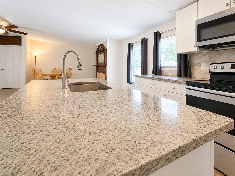 For Sale: $165,000 (3 beds, 2 baths, 1728 Square Feet)
