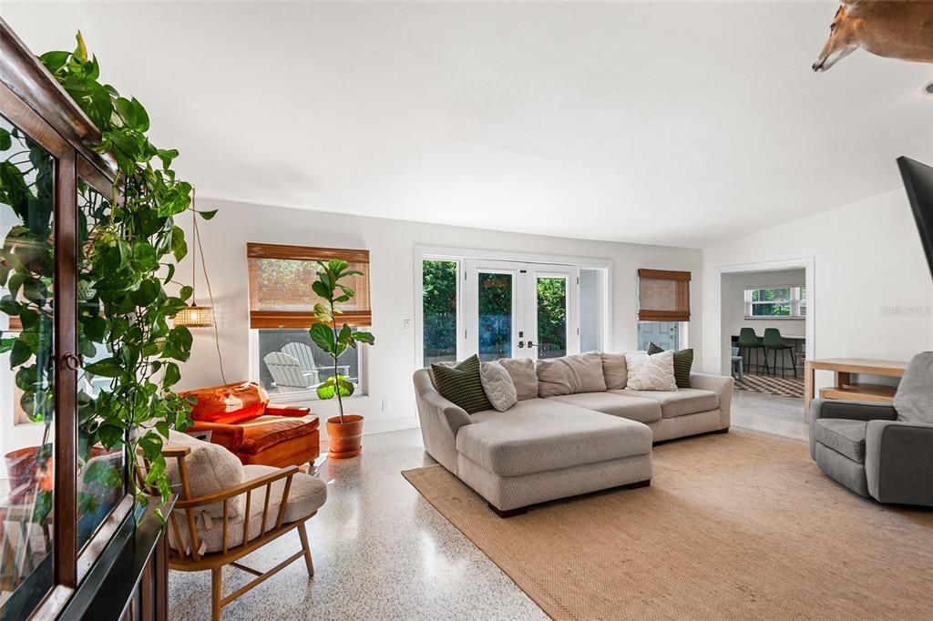 For Sale: $450,000 (3 beds, 2 baths, 1744 Square Feet)