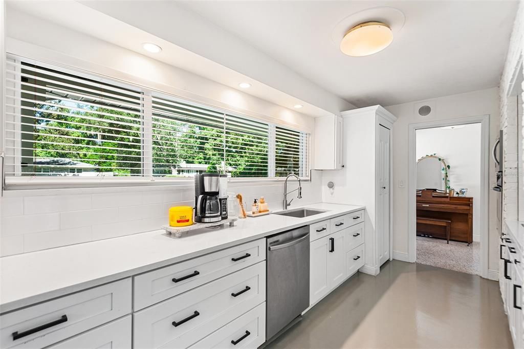 For Sale: $450,000 (3 beds, 2 baths, 1744 Square Feet)