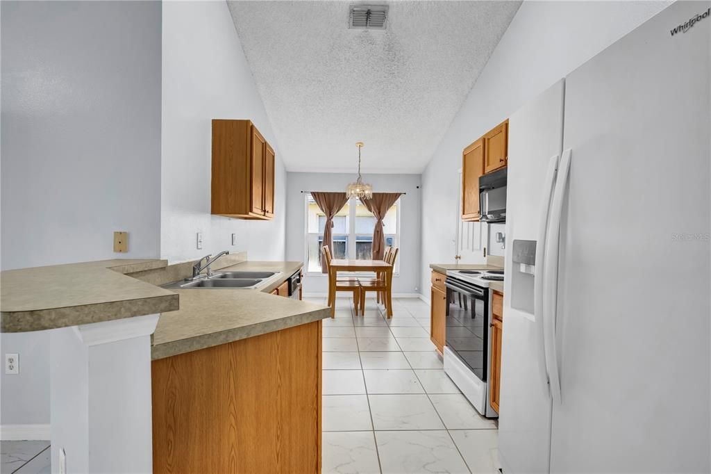 For Sale: $339,990 (3 beds, 2 baths, 1168 Square Feet)