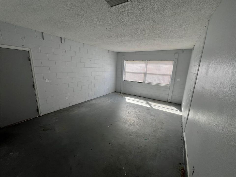 For Sale: $315,000 (4 beds, 2 baths, 1577 Square Feet)