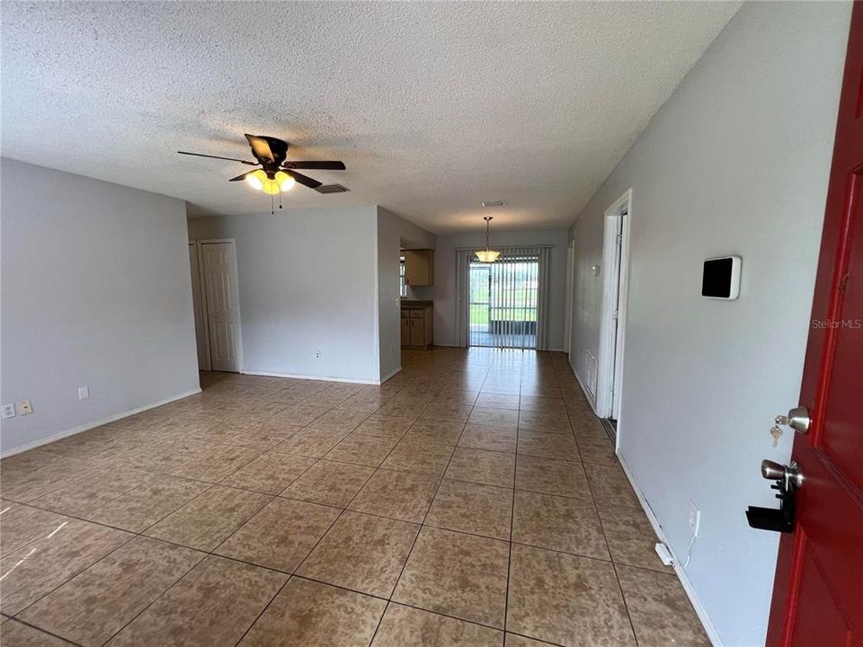 For Sale: $315,000 (4 beds, 2 baths, 1577 Square Feet)