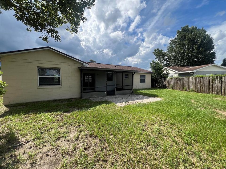 For Sale: $315,000 (4 beds, 2 baths, 1577 Square Feet)