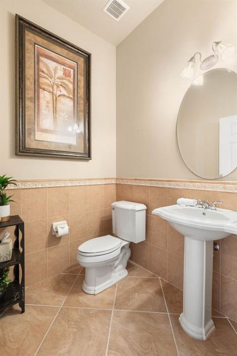 For Rent: $3,900 (3 beds, 2 baths, 1859 Square Feet)