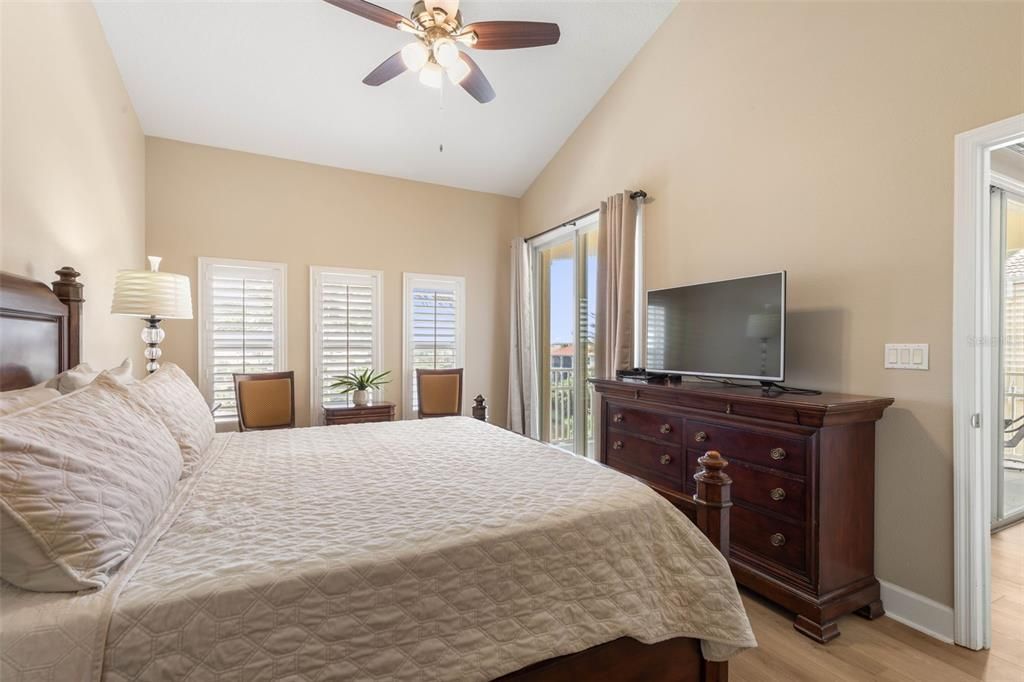 For Rent: $3,900 (3 beds, 2 baths, 1859 Square Feet)