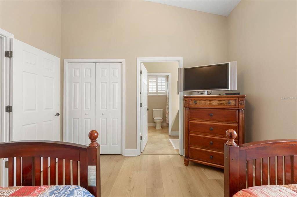 For Rent: $3,900 (3 beds, 2 baths, 1859 Square Feet)