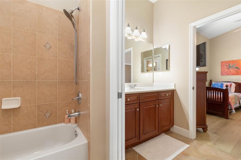 For Rent: $3,900 (3 beds, 2 baths, 1859 Square Feet)