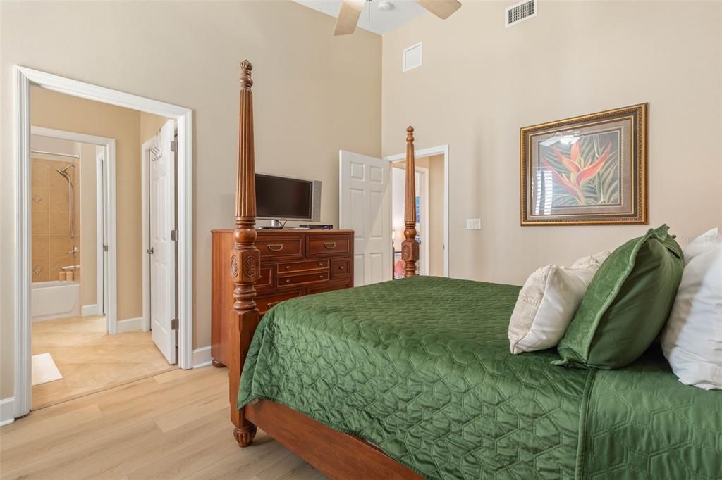 For Rent: $3,900 (3 beds, 2 baths, 1859 Square Feet)