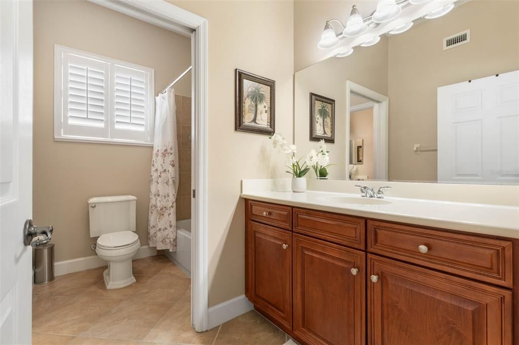 For Rent: $3,900 (3 beds, 2 baths, 1859 Square Feet)