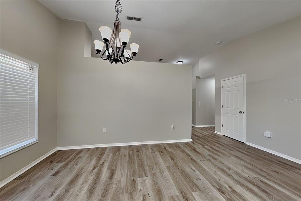 For Rent: $2,179 (3 beds, 2 baths, 1680 Square Feet)
