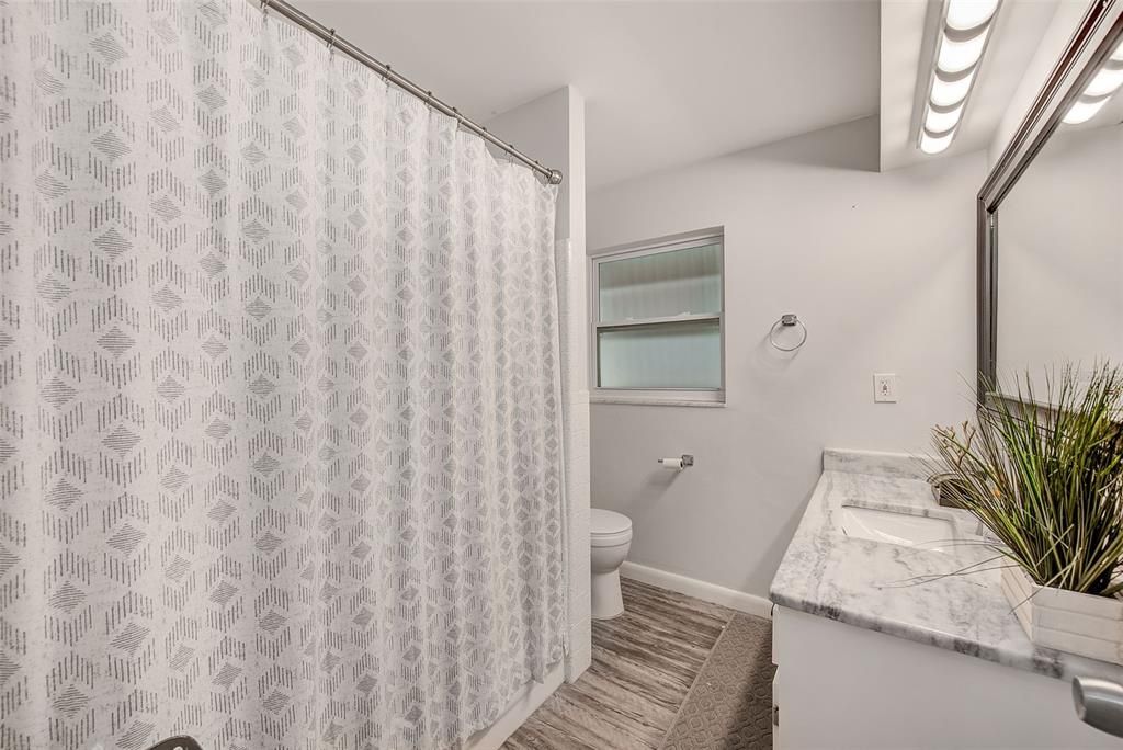 En Venta: $525,000 (4 camas, 2 baños, 1697 Pies cuadrados)
