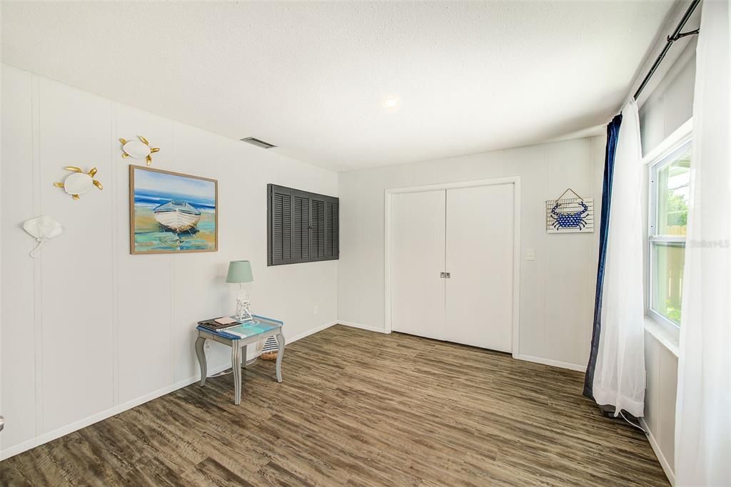 En Venta: $525,000 (4 camas, 2 baños, 1697 Pies cuadrados)
