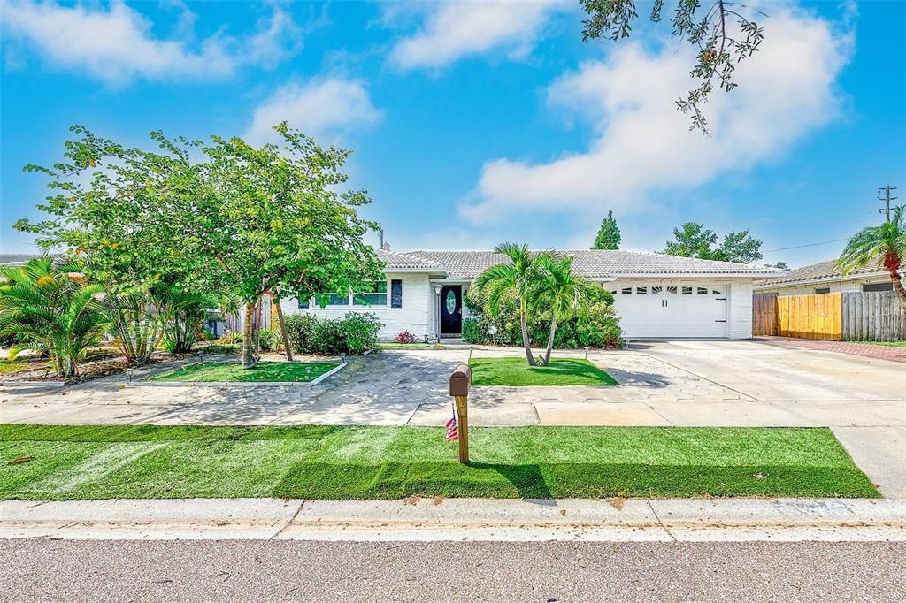En Venta: $525,000 (4 camas, 2 baños, 1697 Pies cuadrados)