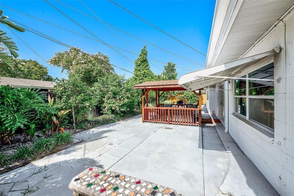 En Venta: $525,000 (4 camas, 2 baños, 1697 Pies cuadrados)