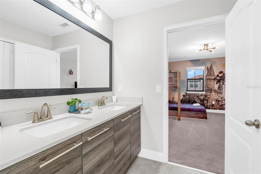 For Sale: $414,999 (4 beds, 4 baths, 2404 Square Feet)